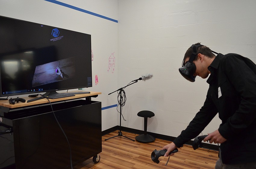 Nick Marten demonstrates how to learn thermodynamics from a virtual reality game called 