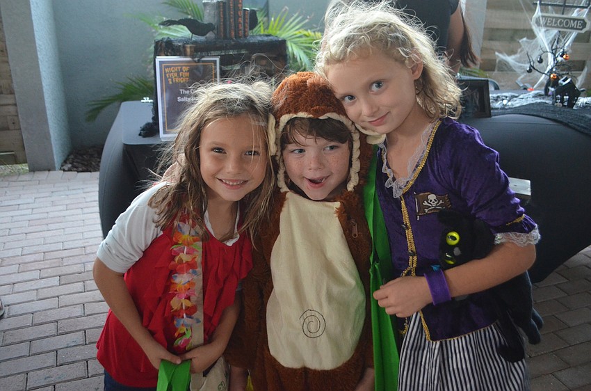 Gabriella Fabyonic, 6, Cooper Robertson, 6, and Lila Robertson, 8