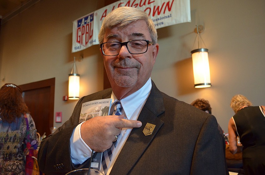 Women's Players Association President Rick Chapman shows support with his pin.