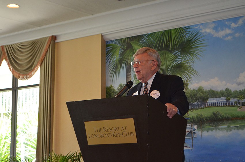 Longboat Key Democratic Club President Murray Bluegrass greets the 120 guests at the club’s first meeting of the season on Oct. 25.