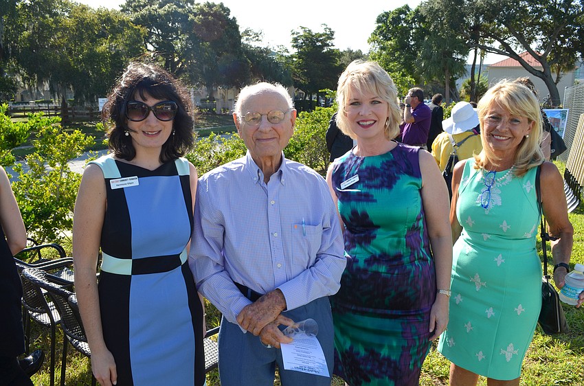 Hermione Gilpin, Ernie Kretzmer, Veronica Brady and Dorathea Sandlind