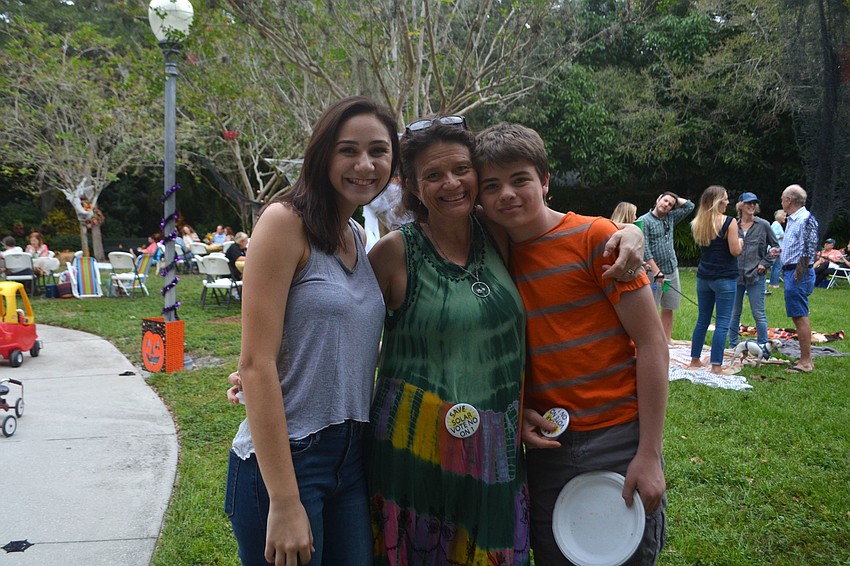 Raven Peters, Teresa Stone, Dylan Stone