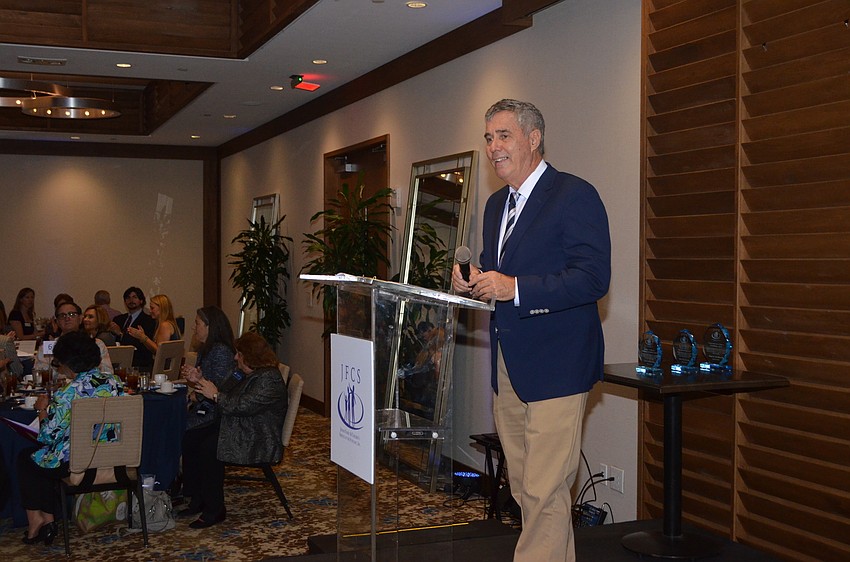 Chairman Steve Seidensticker welcomes guests.