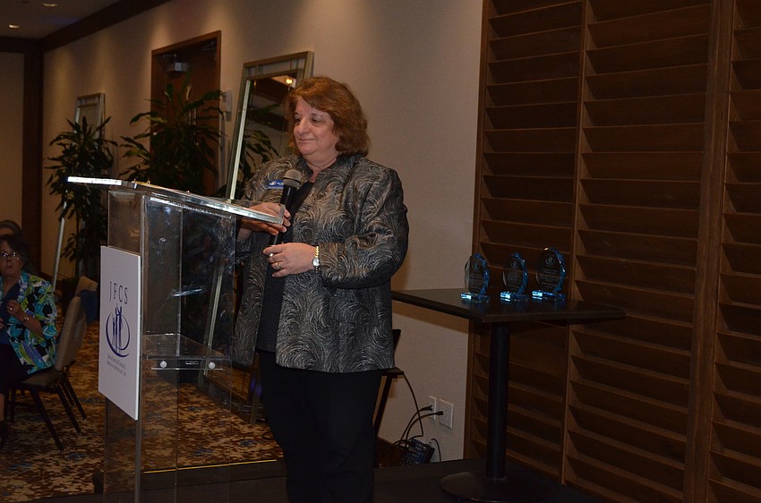 JFCS President Rose Chapman introduces Bob and Esther Heller.