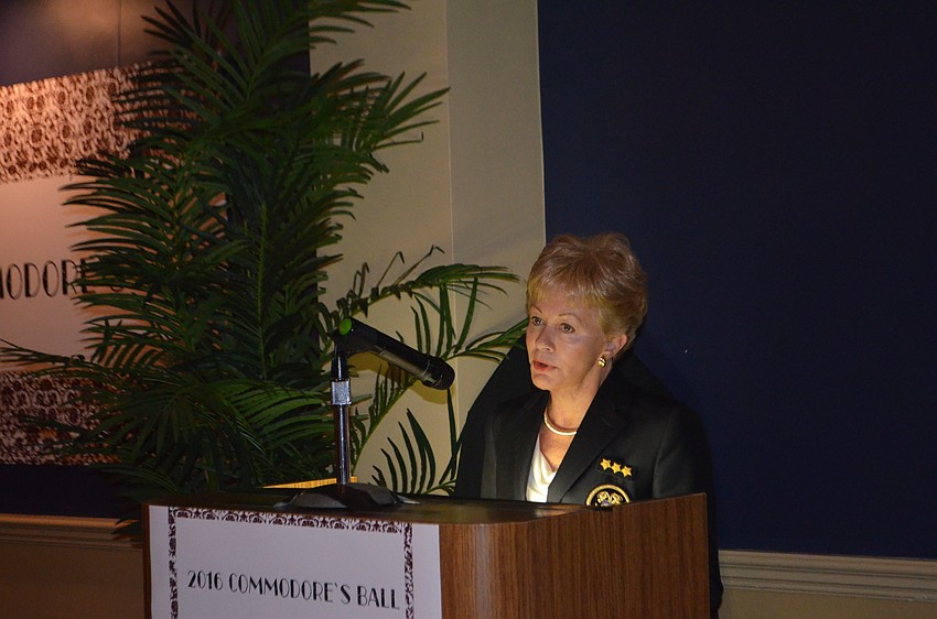 Commodore Lynn Smith addresses the more than 140 guests at the Commodore’s Ball.