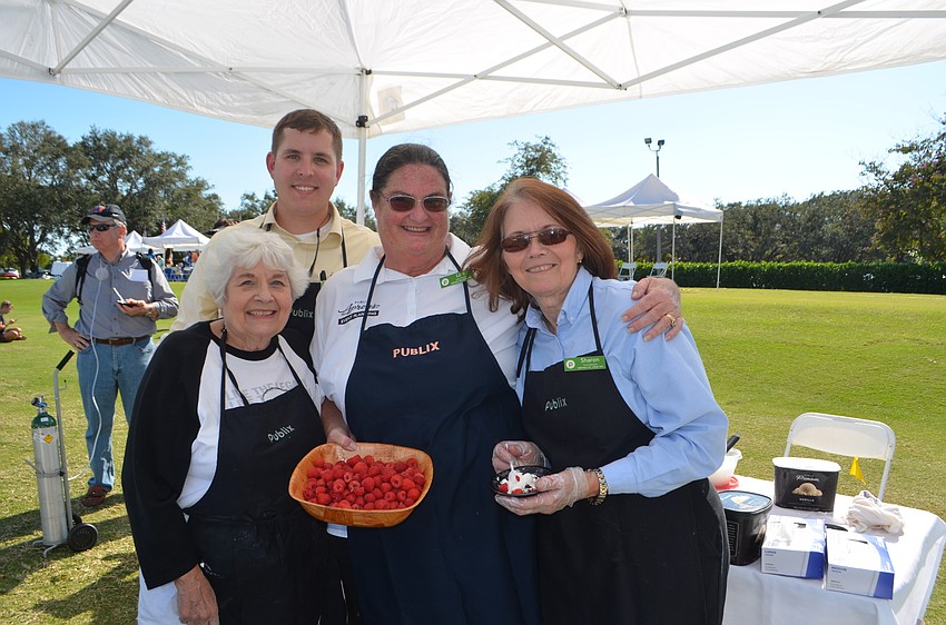 Vicki Workman, Eddie Delosh, Lori Nugent and Sharon Gueisser of Publix, an event sponsor