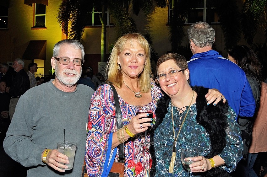 Amanda Horne and Chill Lounge sponsors Mike and Christy Messer