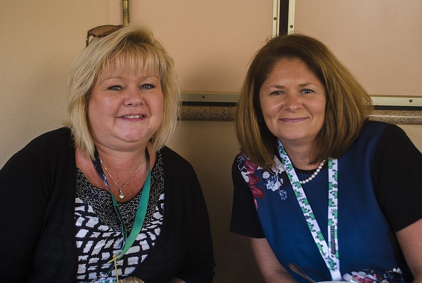 Melissa Niewold, Elizabeth Wright