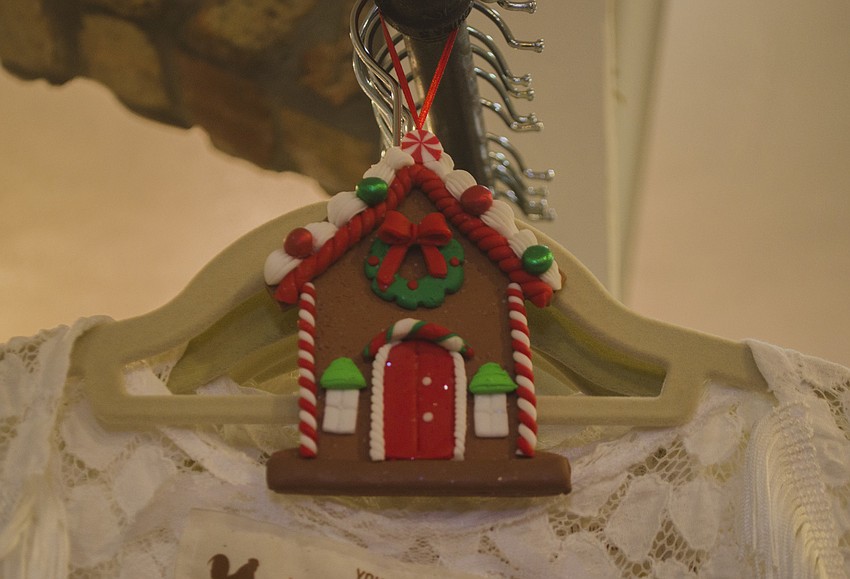 Farmhouse Frock’s item in the scavenger hunt was a gingerbread house ornament.