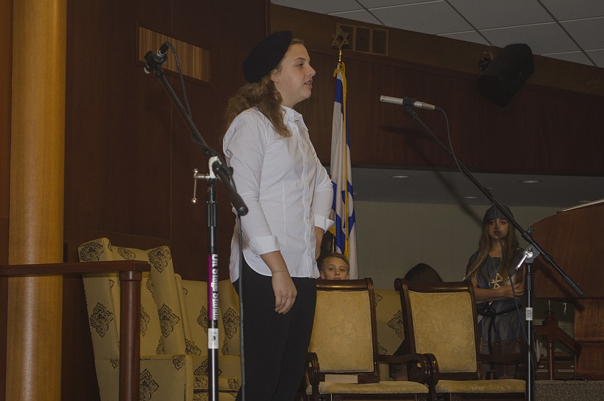 Lauren Sambursky narrated the performance.