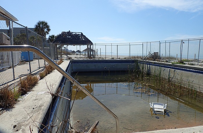 The Colony Beach & Tennis Resort Association has chosen Unicorp National Development to build condos and a hotel at the shuttered property.