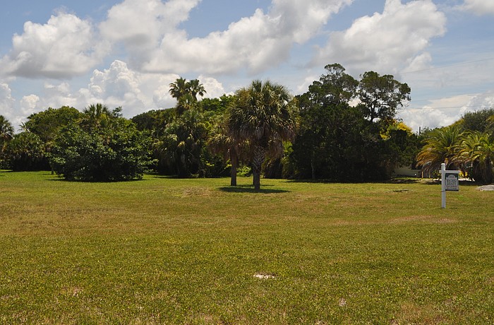 The Mote Scientific Foundation had offered the town of Longboat Key more than 2 acres of vacant property on Gulf of Mexico Drive.