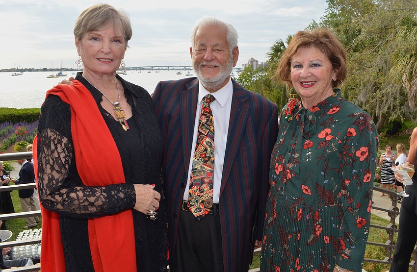 Maria El Shahawy, Dr. Mahfouz El Shahawy and Co-Chairwoman Renee Hamad