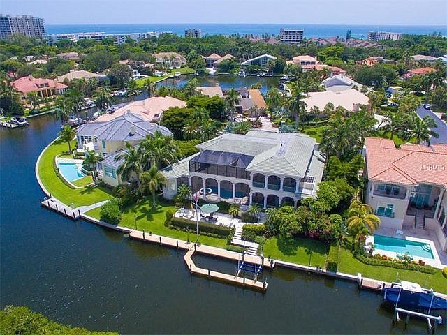 This home at 1560 Harbor Cay Lane sold for $4,625,000.