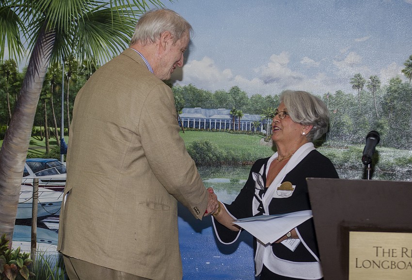 Hedrick Smith and President of the Friends of Selby Library Denise Chimbos