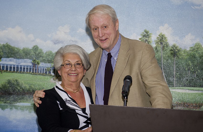 Hedrick Smith and President of the Friends of Selby Library Denise Chimbos