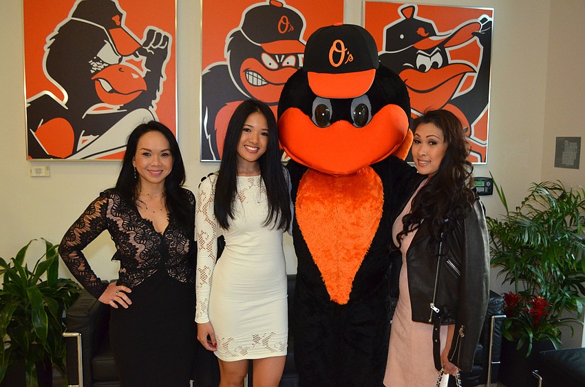 Anolay Senenoi, Cylvia Lele and Kita Tiam with the Oriole