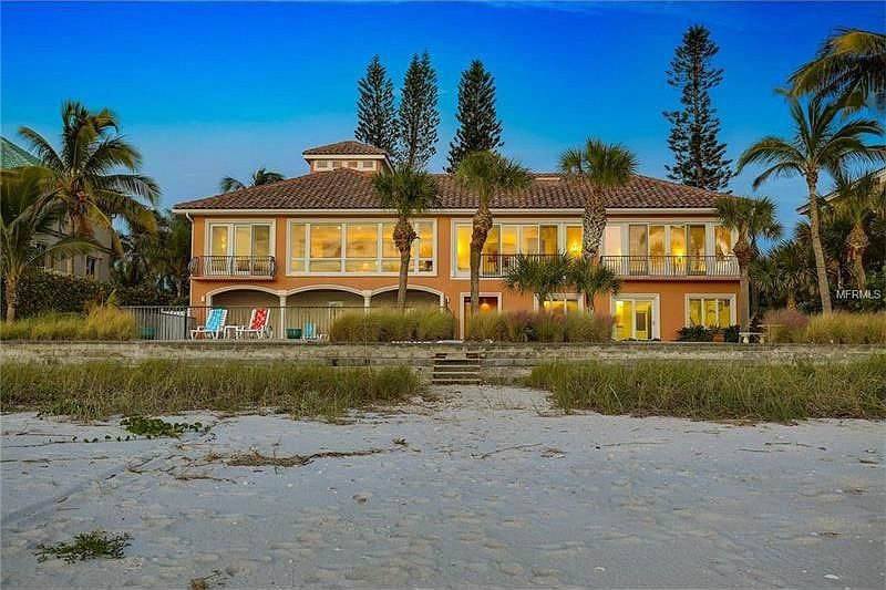  The home at 2823 Casey Key Road sold recently for $3,472,500.