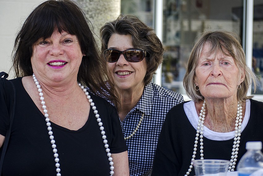 Deedee Burke, Linda Thompson and Bobbie Banan