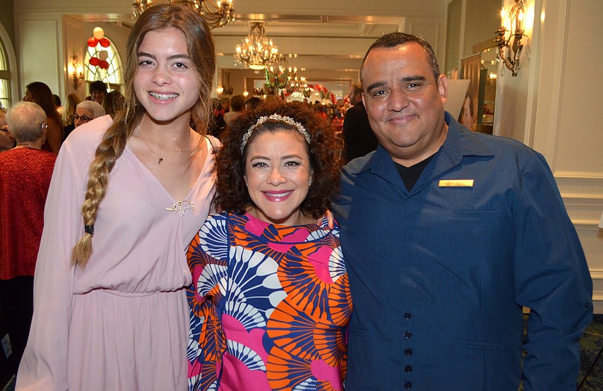 Nadisyn Opstal, Vanessa Opstal and Daniel Valderrama