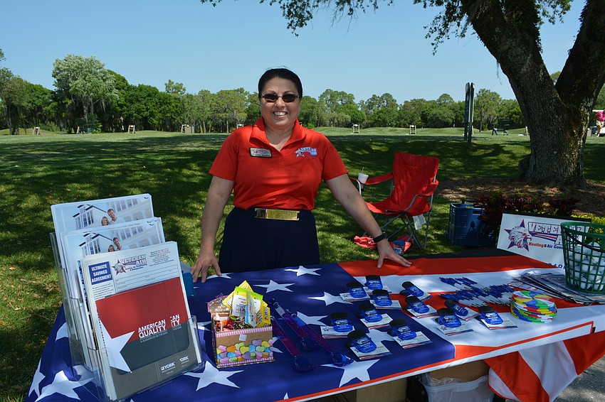 Veteran Air' s Debbie Shaffer handed out free items to those who participated. 