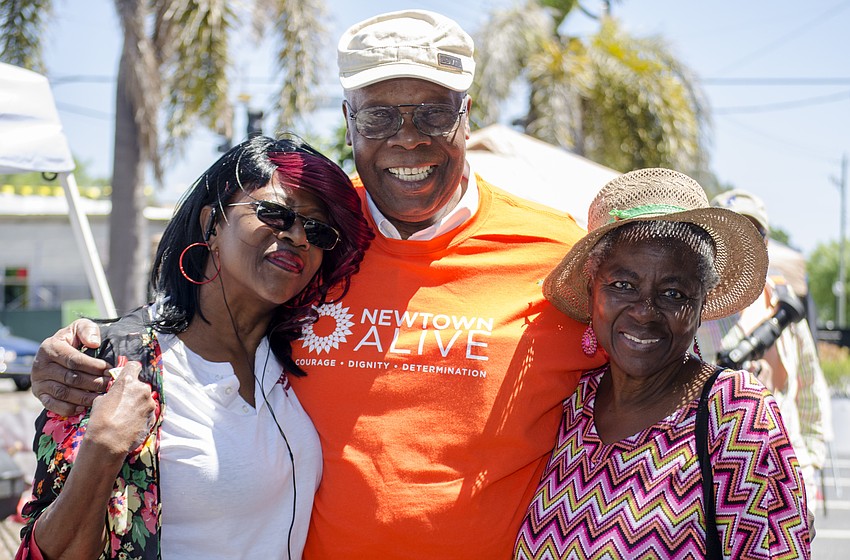Pat Curry, Mayor Willie Shaw and Helen Walker