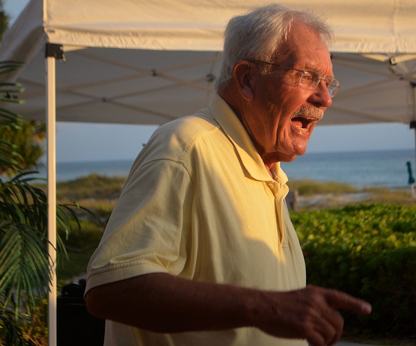 Mike Pariseau sings along to “Margaritaville.”