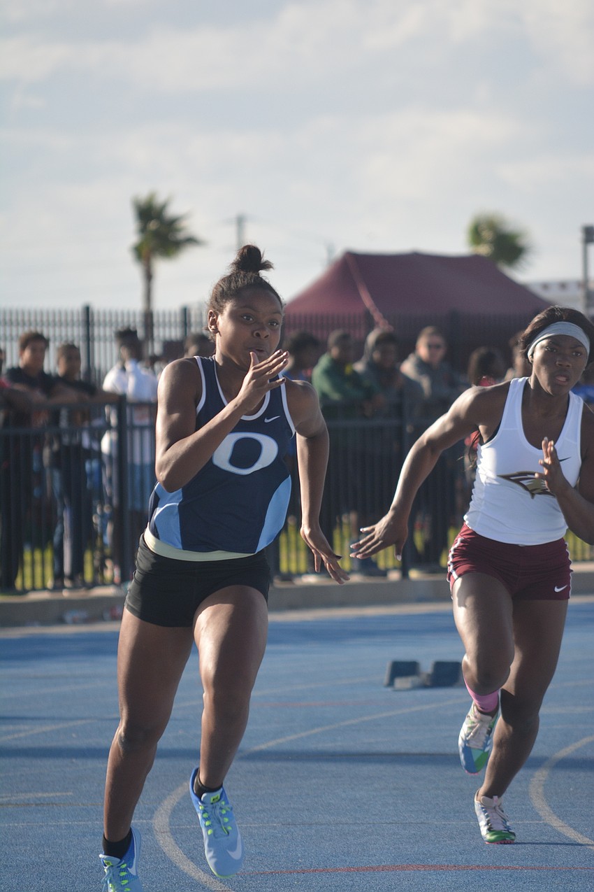 ODA'  s Saraiah Walkes charges ahead in the Class 1 girls 200 meter preliminary.