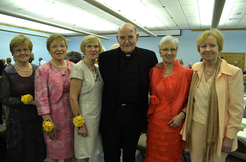 The Rev. Gerry Finegan with his five sisters Áine Connelly, Catherine O’Leary, Mary Tunney, Brigid Duffy and Josephine Finegan