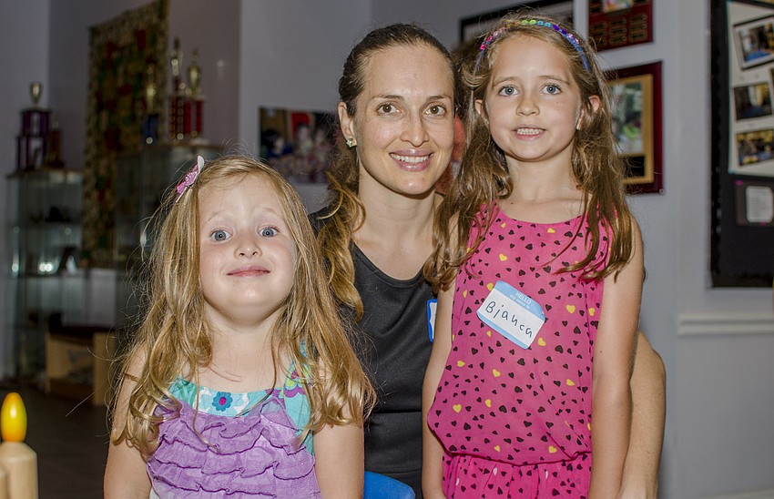 Victoria, Juliana and Bianca Grebing