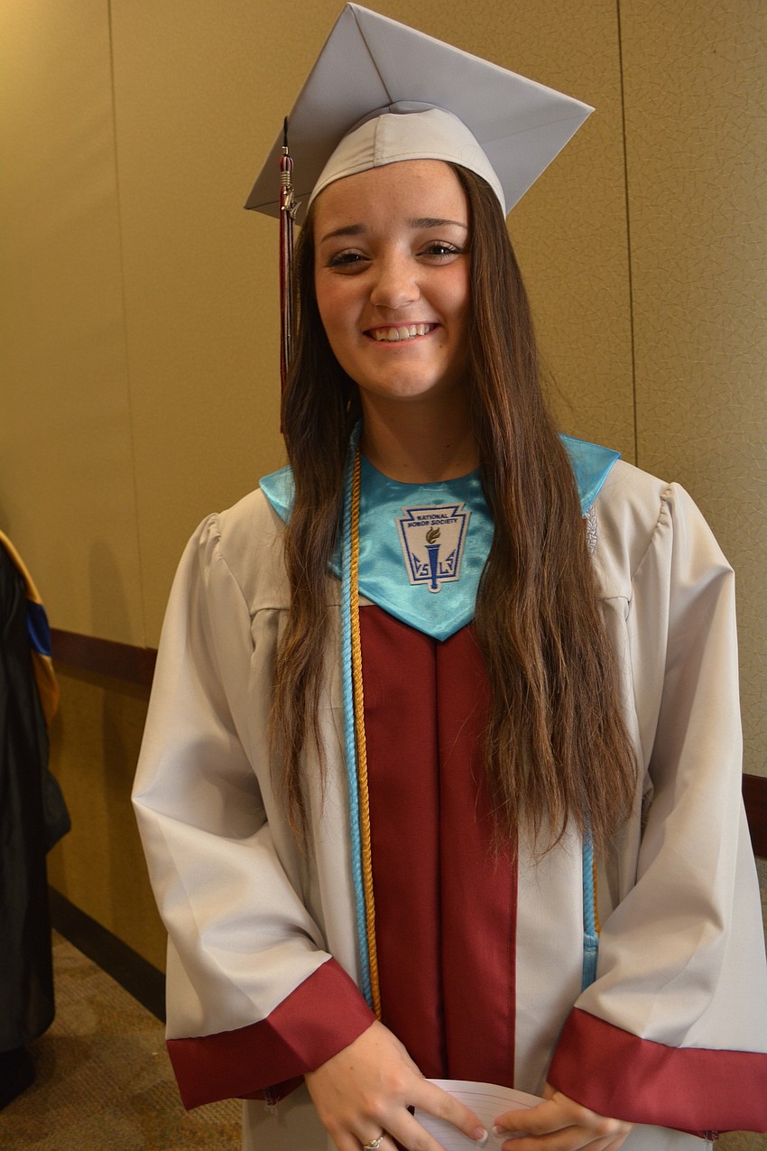 Raeann Folds is Braden River'     s class president.