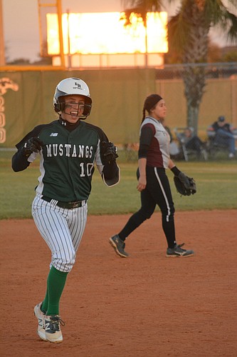 Kinsey Goelz and the Lakewood Ranch softball team finished first in the sport&#39;   s GPA rankings.