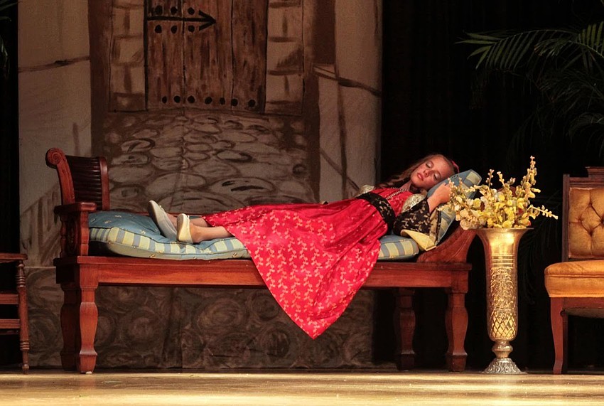 Juliet (Liza Strong)