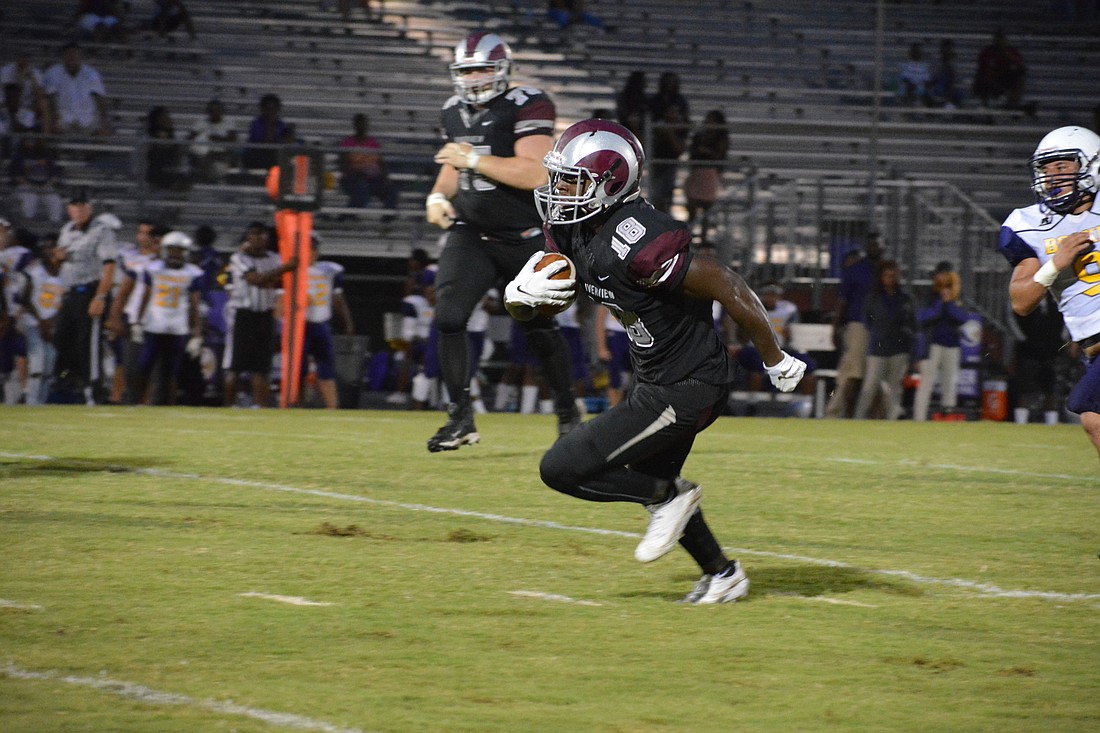 Riverview wideout Stephon Turner takes a short pass upfield for a score.