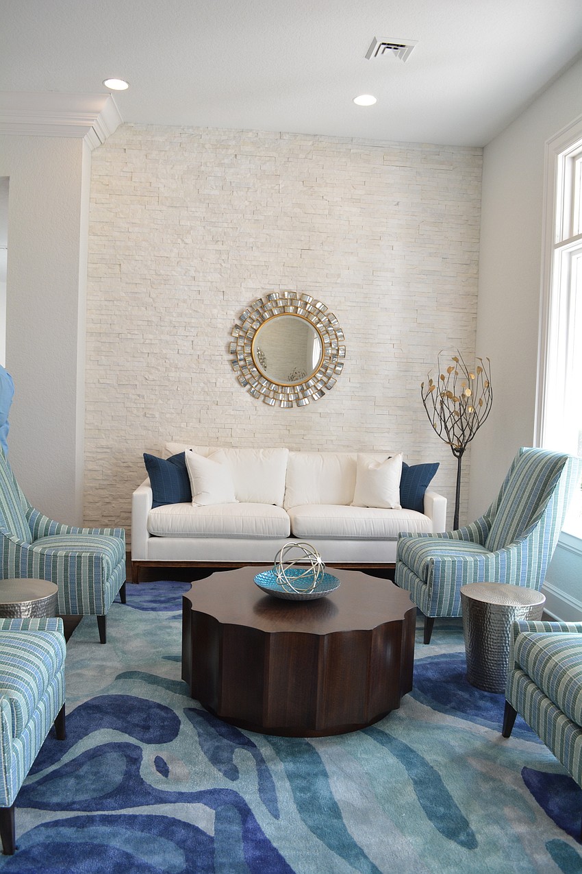 This sitting area is to the right when you walk into the clubhouse.