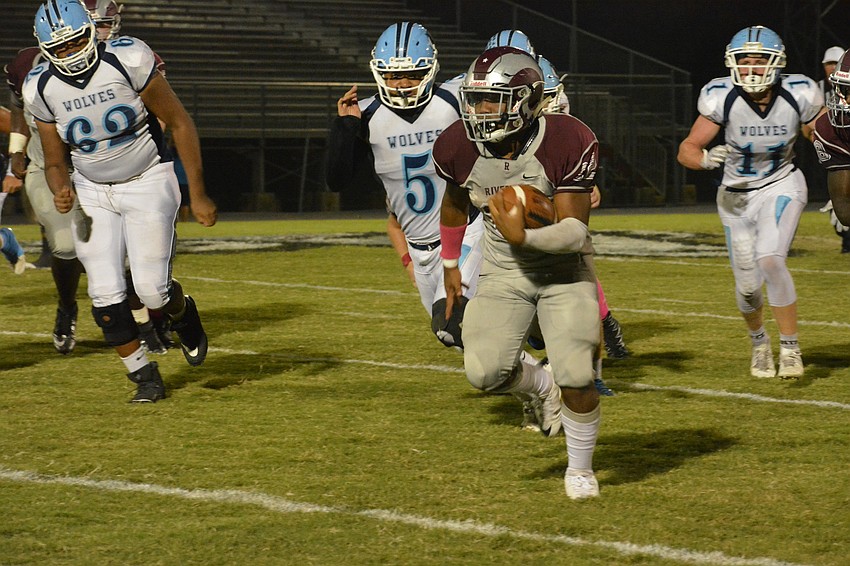 Ali Boyce sprints upfield.