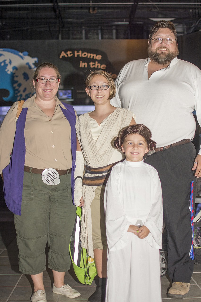 Jennie, Linnea, Nate and Stana Barron