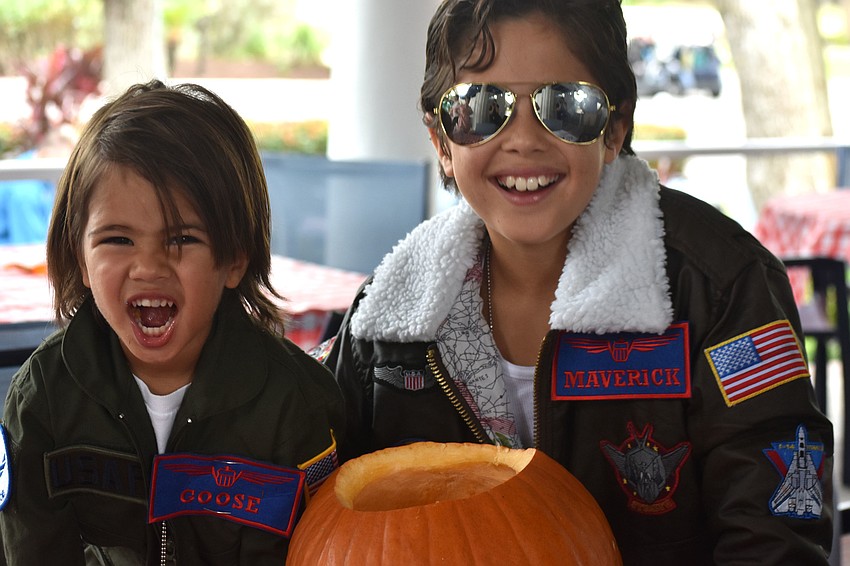Rory and Charlie Rasool dressed up as Goose and Maverick from “Top Gun.”