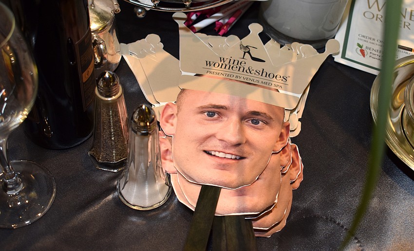 Each table supported their soleman with spirit sticks.