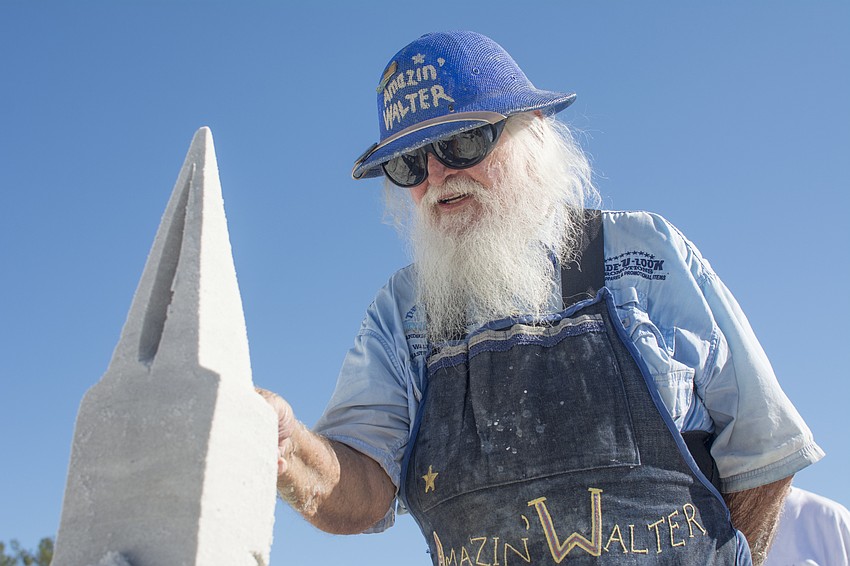 Walter MacDonald sculpts his submission to Siesta Key's 2017 Crystal Classic.