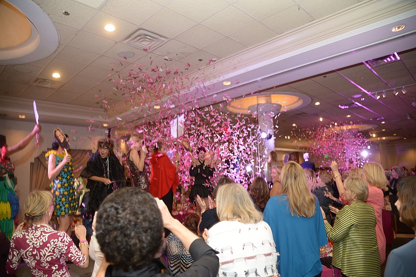 Guests were surprised with a confetti downpour.