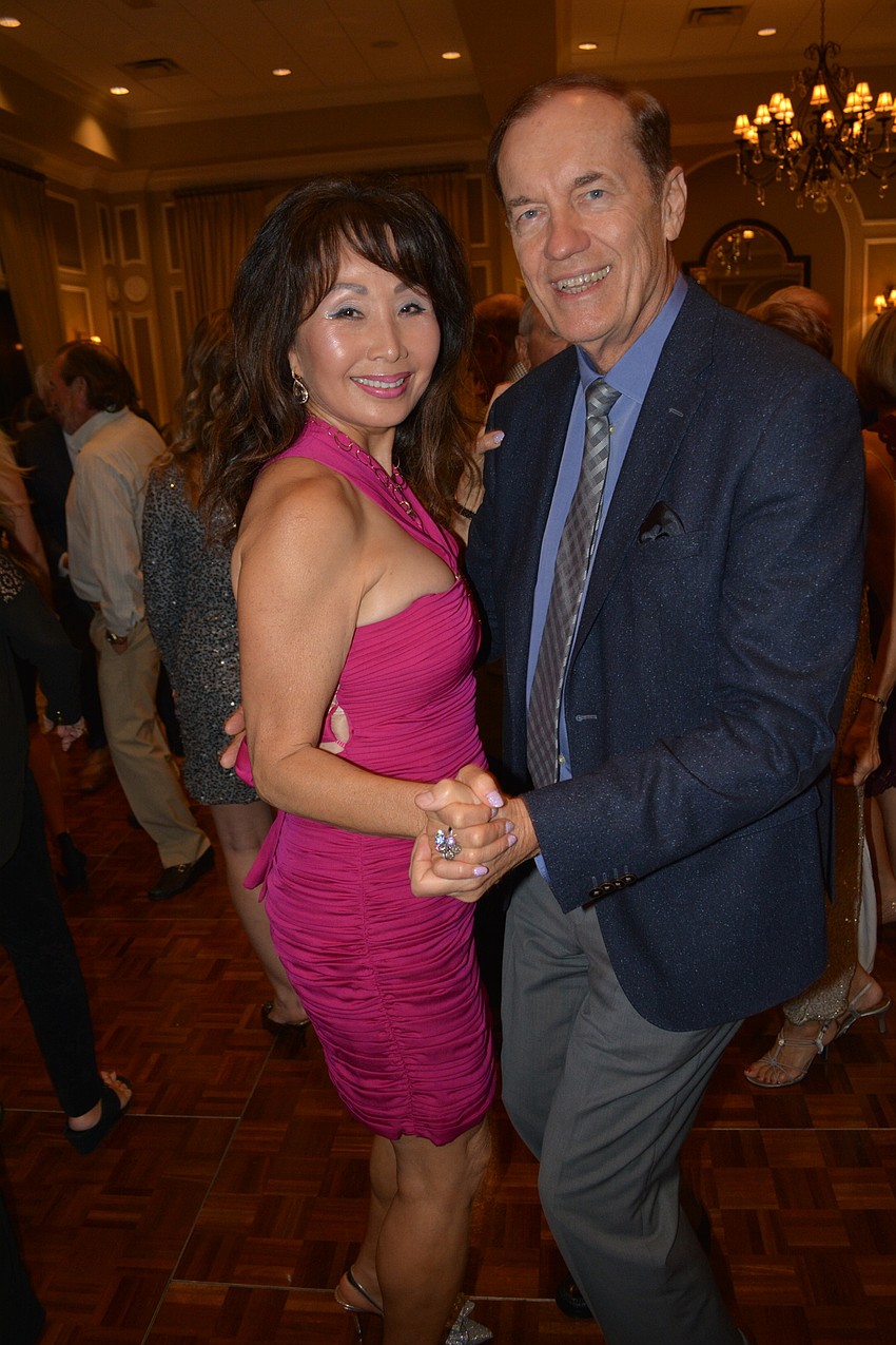 Linda and Ozzie Patzmann hit the dance floor.