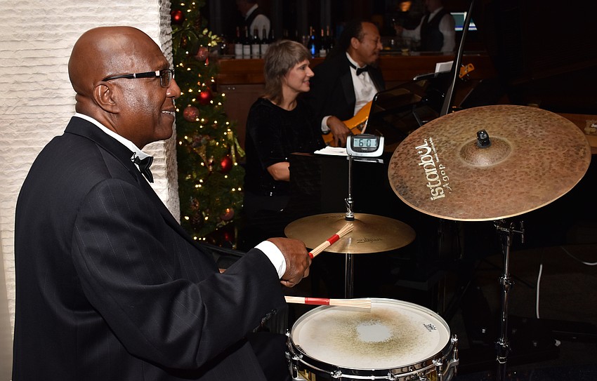 Musicians greeted guests with live music as they entered the event.