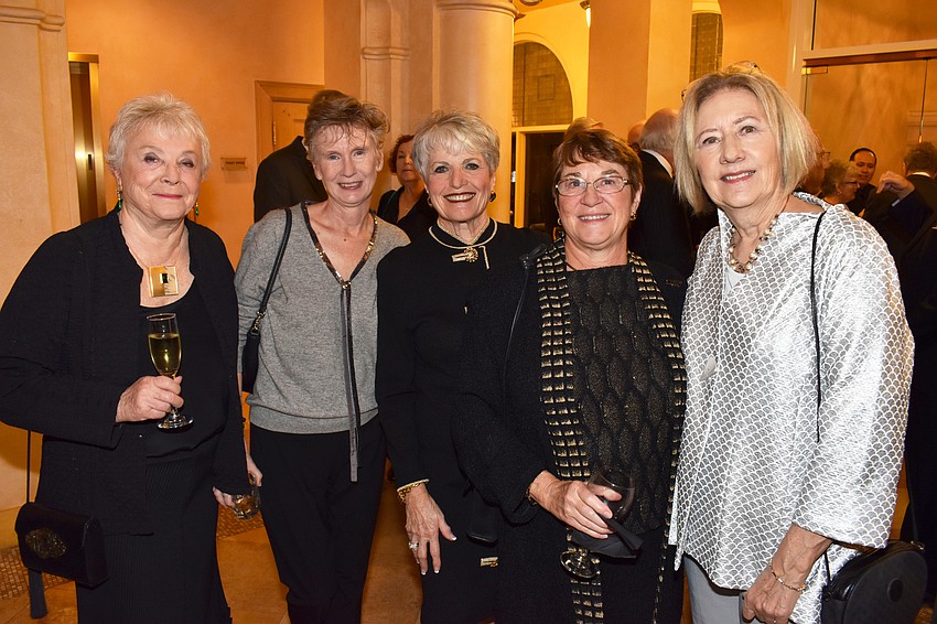 Barbara Pickrell, Cynthia Bydlinsky, Edie Chaifetz, Barbara Archbold and Joan Kraemer