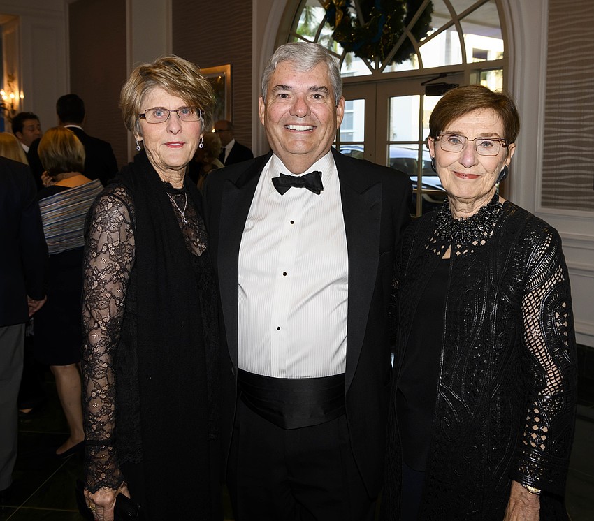 Pam and David Steves with Lois Stulberg