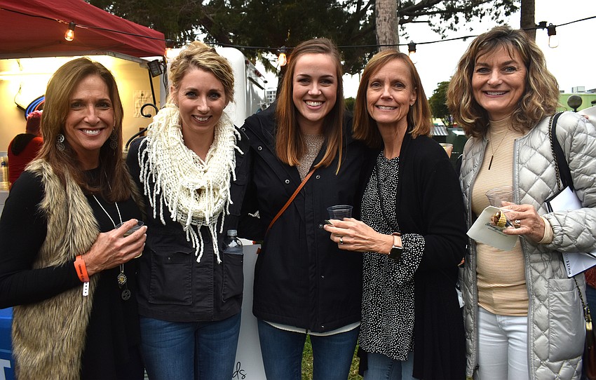 Pam Farr, Amber Callaham, Jaye and Susie Whitehead and Lisa Foster