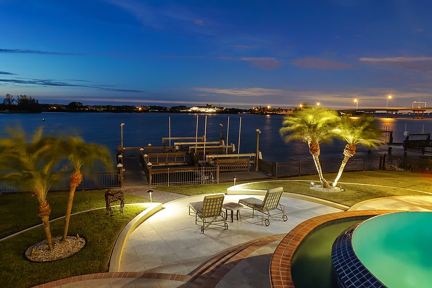The location in Lido Shores allows easy access to Sarasota Bay and the Gulf of Mexico.