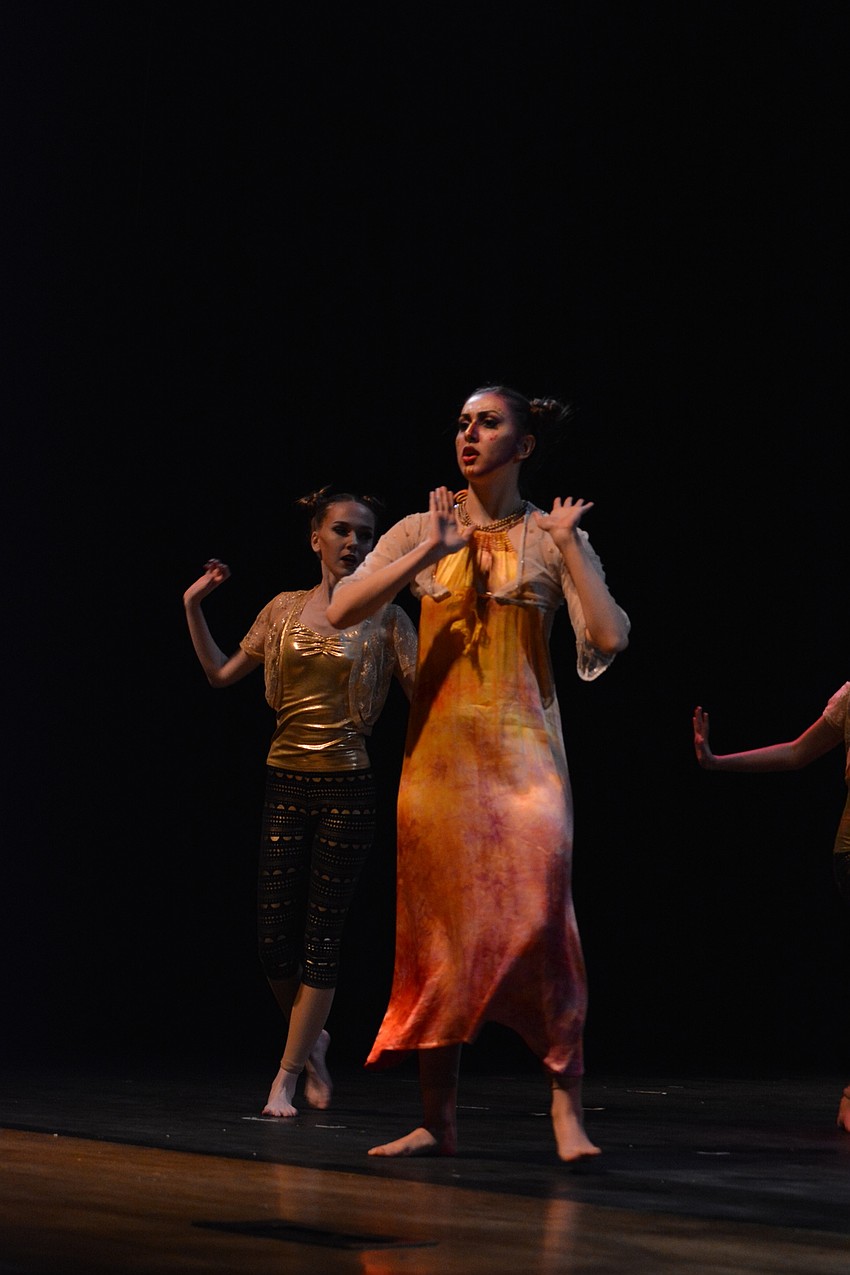 Kerri Crowley dances as Sarafina, mother of Nala.