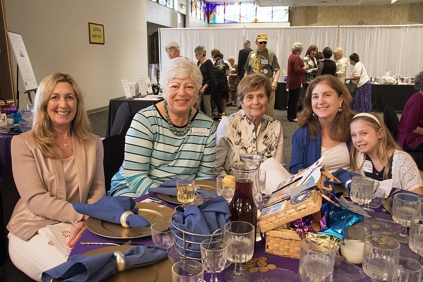 Beth Cooper, Sandi Kligman, Andrea Woolner, Shoshana Marcus and Grace Woolner