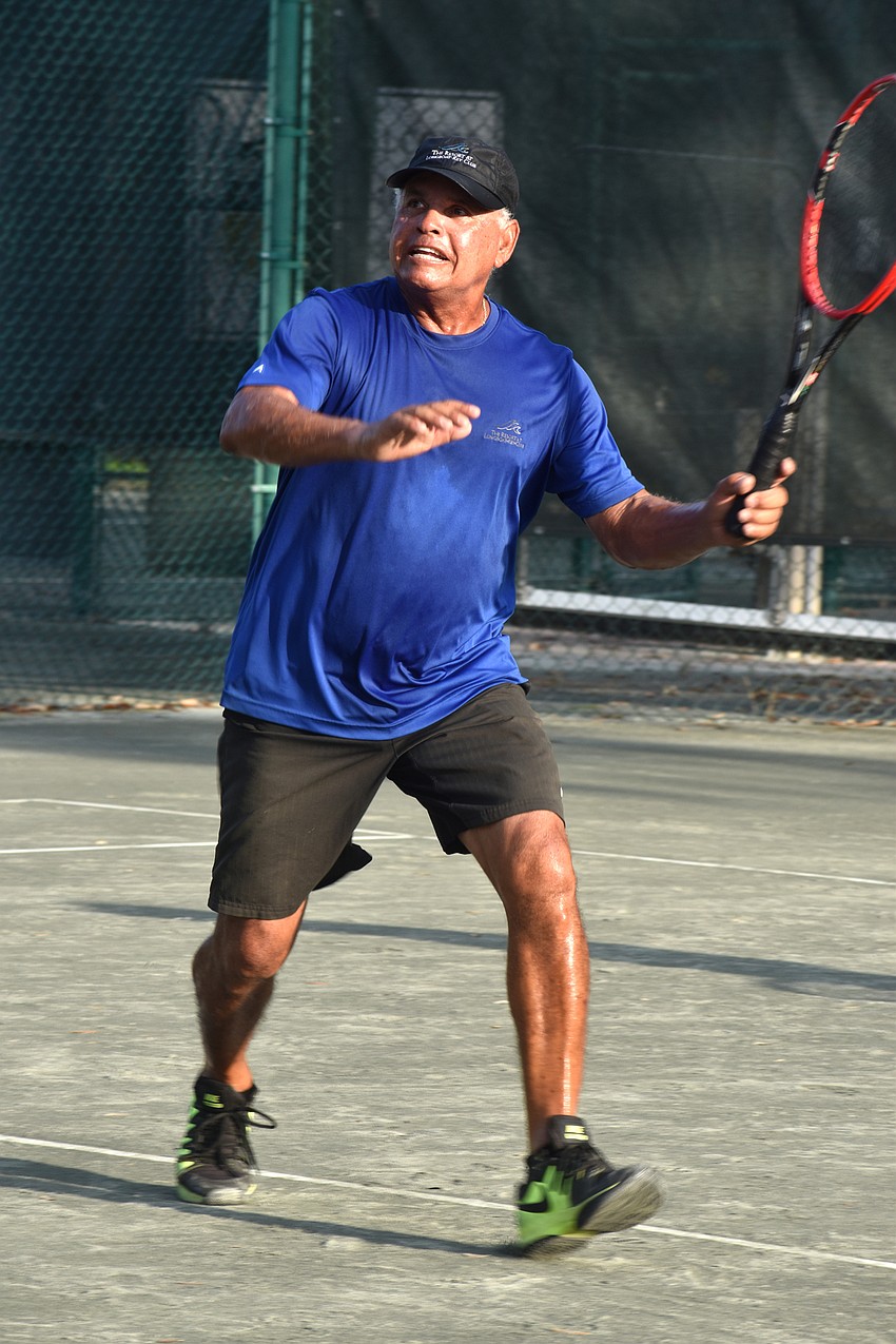 Sammy Aviles runs to the ball.